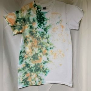 Tie Die T-shirt  Men's Small/ Woman Medium